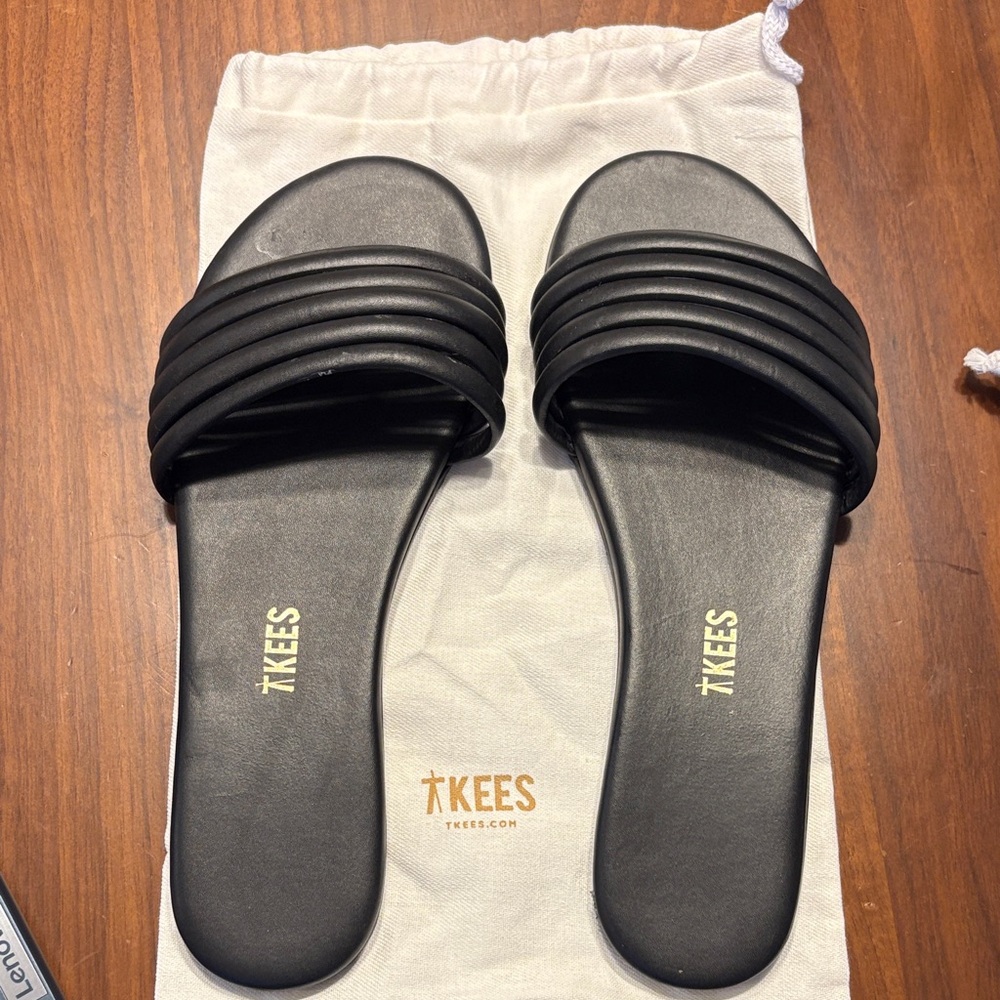 Revolve TKEES Serena Black Slide Sandals size 7